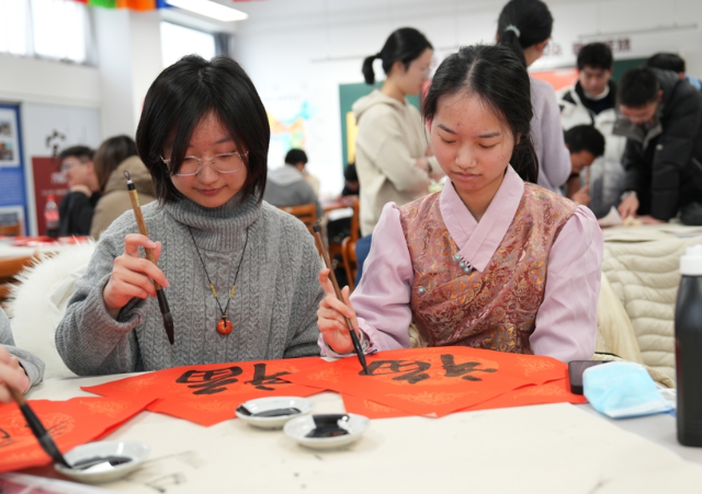 冲刺高考生学习很尽力他们的学习习惯也鼓励自己不断前行